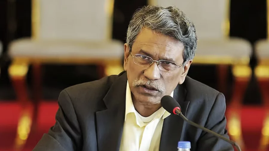 জুলাই সনদ রক্তের বিনিময়ে তৈরি, সরকার গণভোটের প্রচার করতেই পারে: আলী রীয়াজ