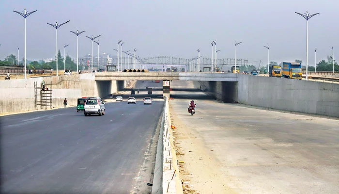 উদ্বোধনের পরই ভাঙতে হবে হাজার কোটি টাকার সড়ক