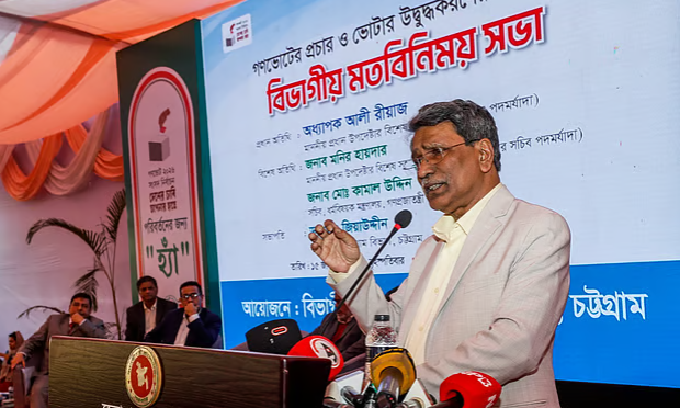 রাষ্ট্রপতির হাতে কিছু ক্ষমতা দেওয়া দরকার: আলী রীয়াজ