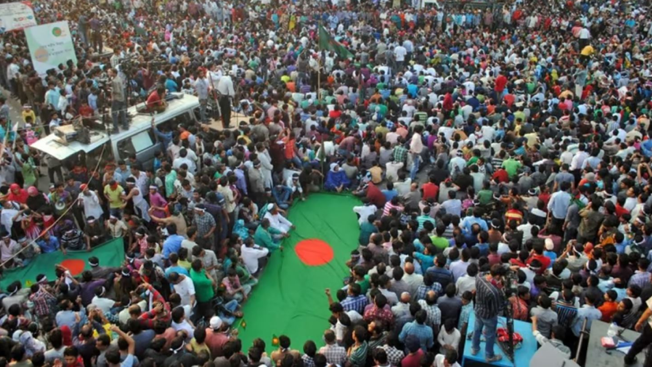 ভবিষ্যৎ বাংলাদেশের রাজনীতি নিয়ে ডিপ্লোম্যাটে আলী রীয়াজের সাক্ষাৎকার