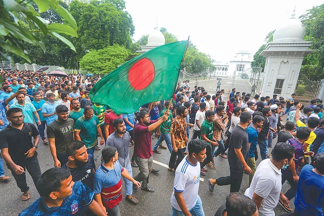 অভ্যুত্থান বড় সম্ভাবনা সৃষ্টি করেছে