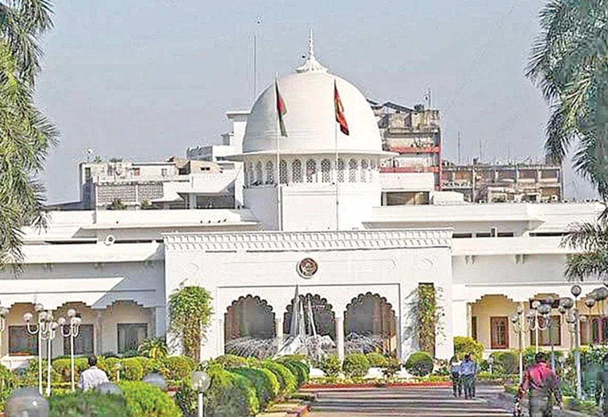 সংবিধান, রাষ্ট্রপতি নির্বাচন ও ক্ষমতার প্রশ্ন