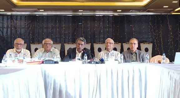 ঐকমত্য না হওয়া বিষয়গুলোও জনসম্মুখে প্রকাশ করা হবে : আলী রীয়াজ