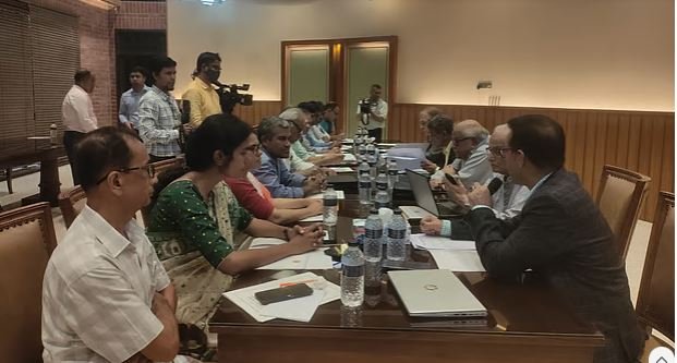 দেশের মানুষ চায় না বারবার ফ্যাসিবাদের উত্থান ঘটুক: আলী রীয়াজ