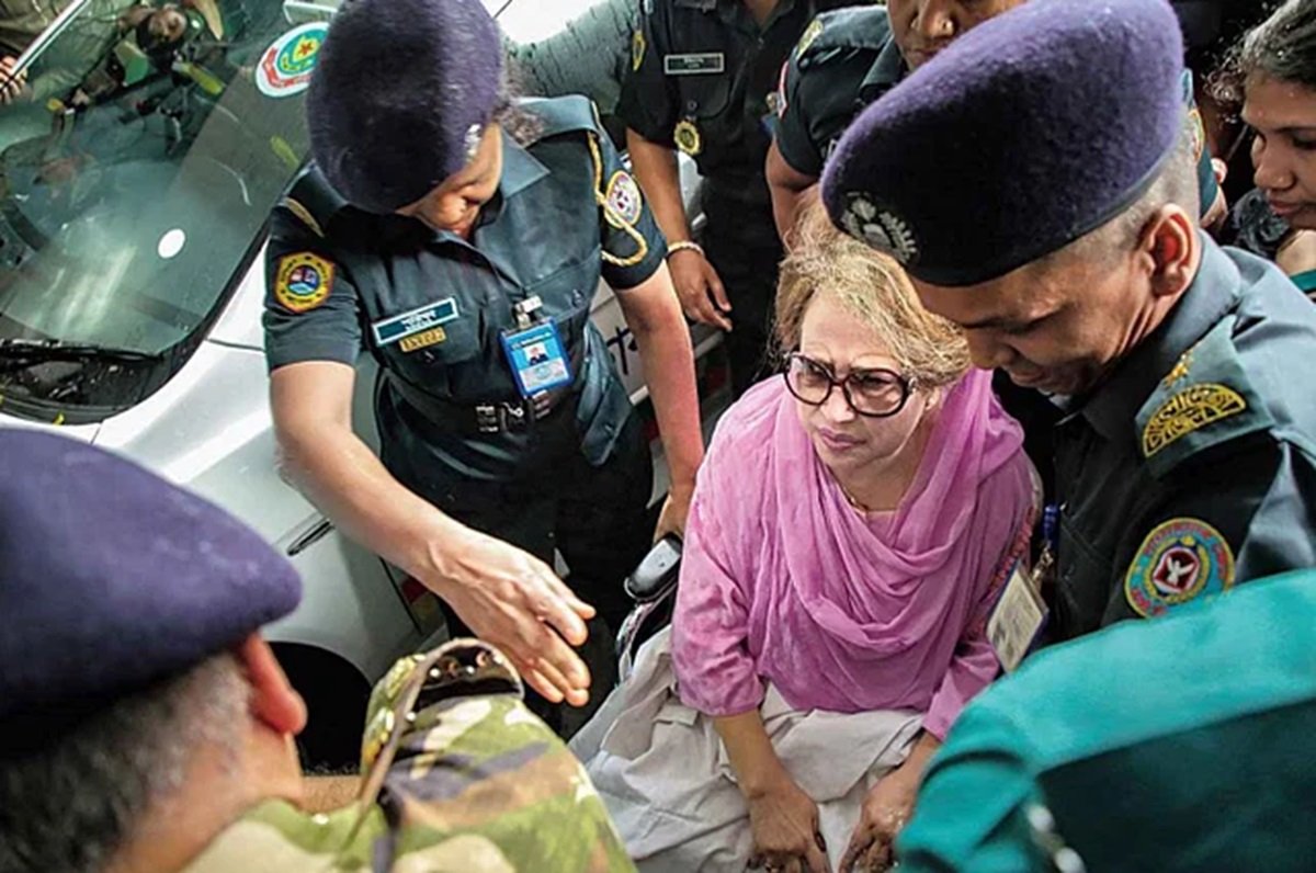 খালেদা জিয়ার চিকিৎসা কি রাজনীতির ‘দাবার ঘুঁটি’ হতে যাচ্ছে