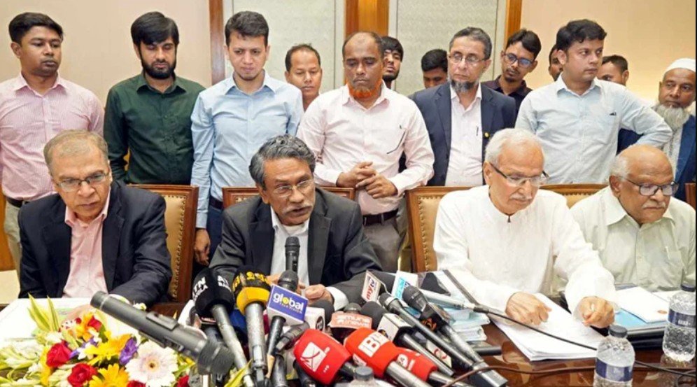 গণতান্ত্রিক সংগ্রামের মাধ্যমে অর্জিত বিজয়কে ভূলুণ্ঠিত করা হয়েছে বলেন, অধ্যাপক আলী রীয়াজ